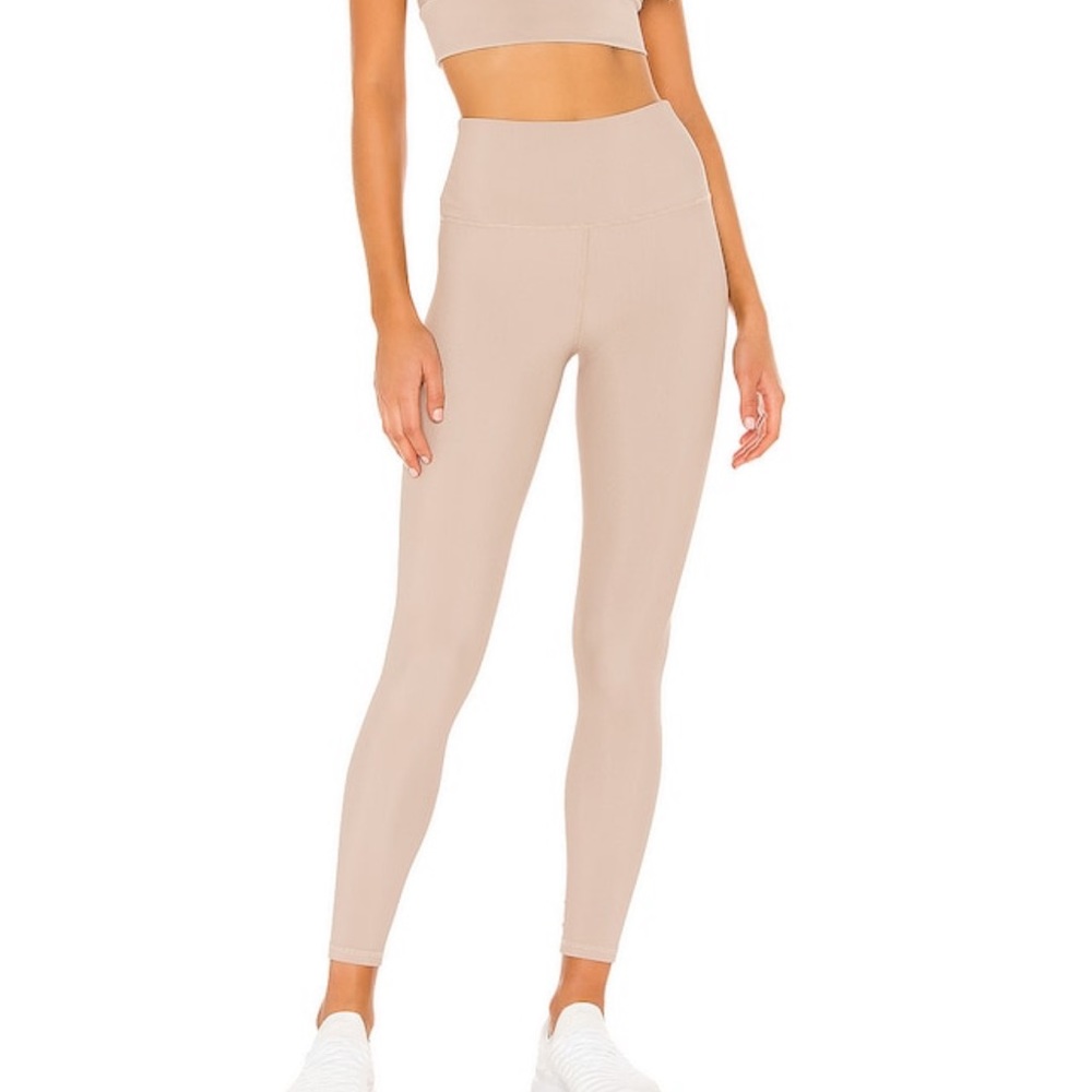 BEACH RIOT Ayla Legging in Taupe